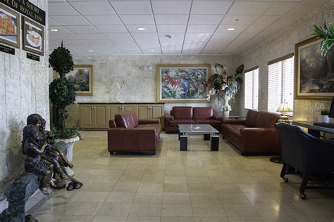 ROYAL INN HOTEL .
